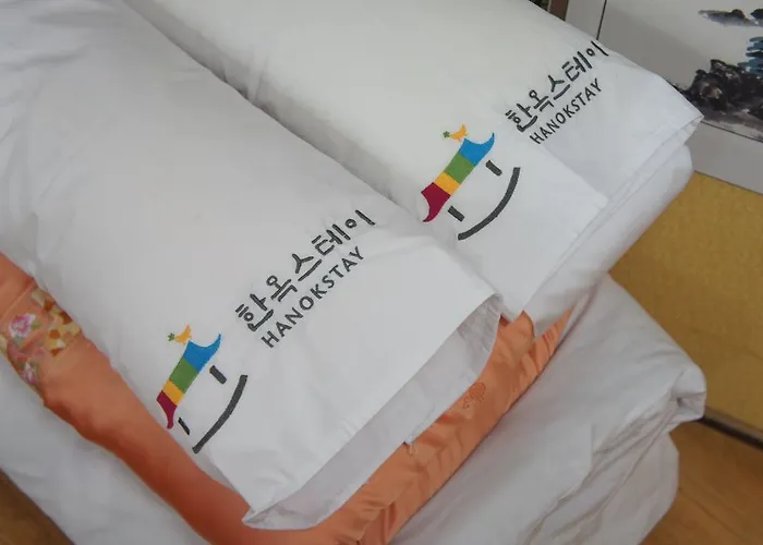 Yeonwoo Hotel 2*